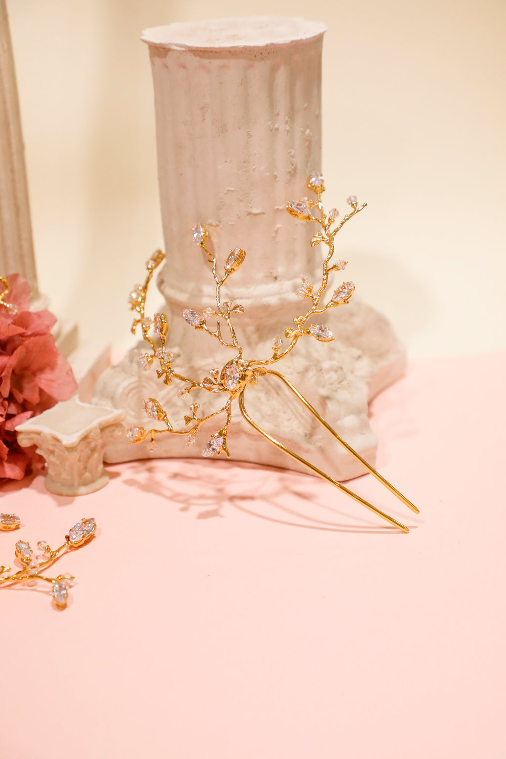 🌿 "Rami di Luce" – Acconciatura Gioiello Dorata