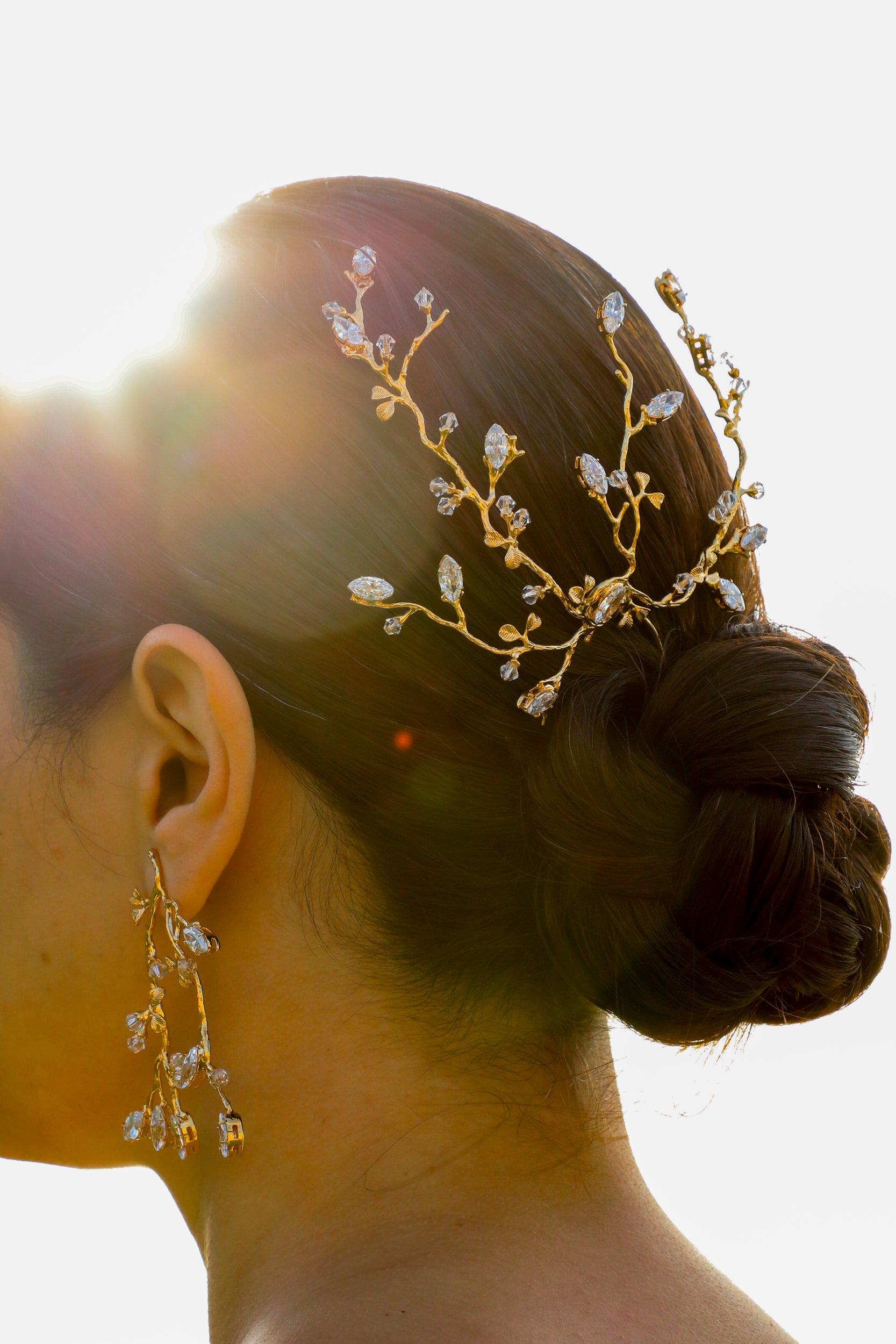 🌿 "Rami di Luce" – Acconciatura Gioiello Dorata